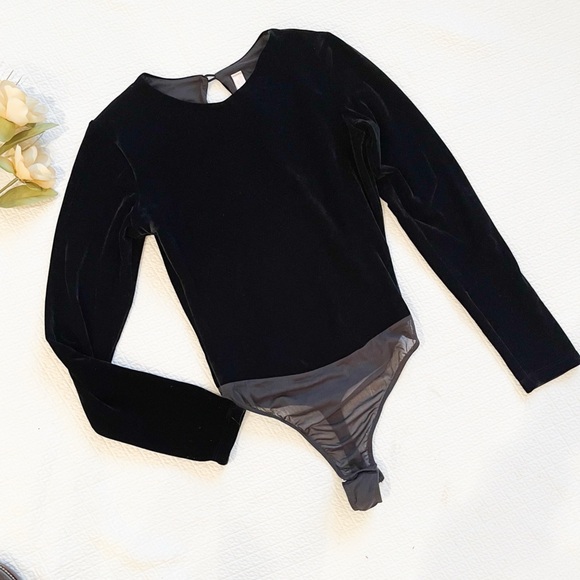 Victoria’s Secret Black Velvet Thong Bodysuit Long Sleeve Size Medium - Picture 1 of 11
